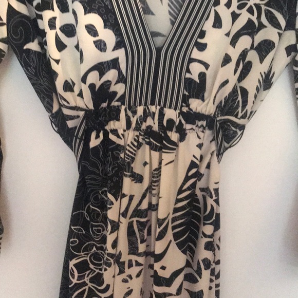 BCBGMAXAZRIA Wrap Dress – Size Small (S) - Picture 4 of 9